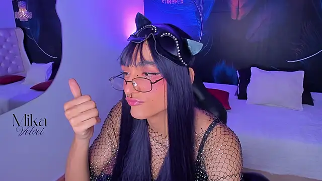 Mika  velvet online show from 17, 1, 2026