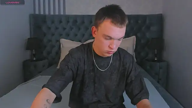 Snapshot of Derek_Banville chatting on 19, 11, 2025 Derek Banville online show from 19, 11, 2025