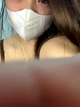 Snapshot of helo-kitty chatting on 5, 12, 2025 helo-kitty online show from 5, 12, 2025