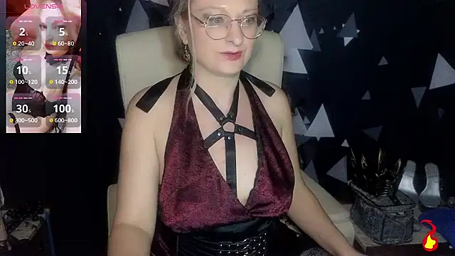 Snapshot of MonicaMis chatting on 8, 11, 2025 MonicaMis online show from 8, 11, 2025