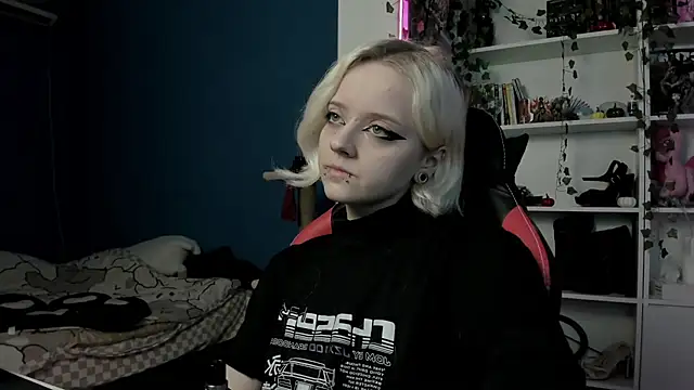 Holy Mistress S online show from 7, 11, 2025