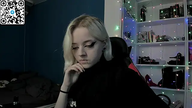 Holy Mistress S online show from 14, 12, 2025