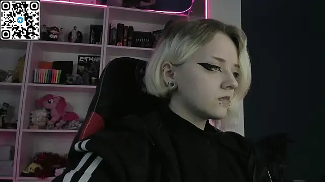 Holy Mistress S online show from 21, 2, 2026