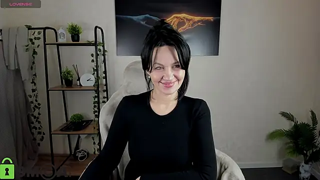 Sara Devills online show from 15, 12, 2025