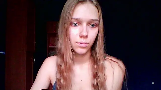 Snapshot of mari_martin chatting on 10, 11, 2025 mari martin online show from 10, 11, 2025