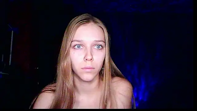 Snapshot of mari_martin chatting on 14, 11, 2025 mari martin online show from 14, 11, 2025