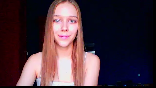 Snapshot of mari_martin chatting on 4, 12, 2025 mari martin online show from 4, 12, 2025