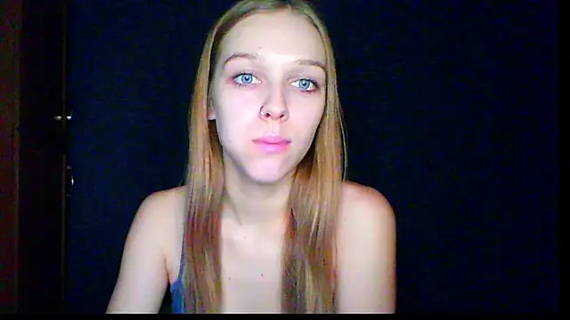 Snapshot of mari_martin chatting on 5, 12, 2025 mari martin online show from 5, 12, 2025