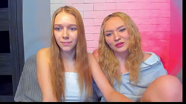 Snapshot of mari_martin chatting on 14, 12, 2025 mari martin online show from 14, 12, 2025