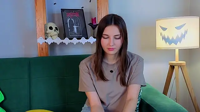 KateCahee online show from 30, 10, 2025