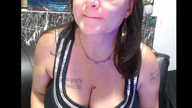 Debora Cienfuegos25 online show from 19, 12, 2025