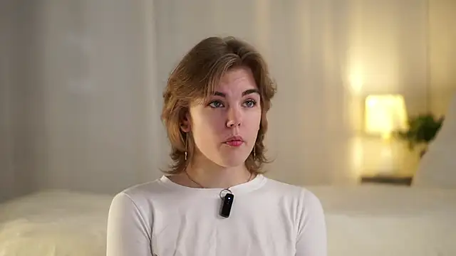 Snapshot of MelodyBaur chatting on 27, 11, 2025 MelodyBaur online show from 27, 11, 2025