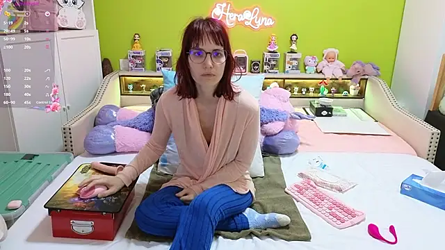  HeraLuna  online show from 12, 3, 2026