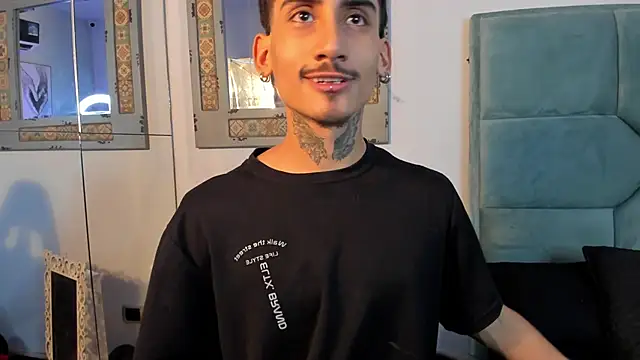 Snapshot of Mr_Strike chatting on 7, 11, 2025 Mr Strike online show from 7, 11, 2025