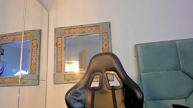 Snapshot of Mr_Strike chatting on 10, 11, 2025 Mr Strike online show from 10, 11, 2025