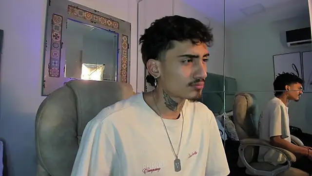 Snapshot of Mr_Strike chatting on 2, 12, 2025 Mr Strike online show from 2, 12, 2025