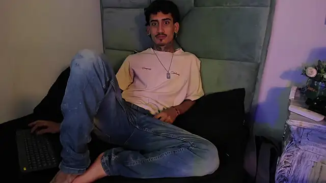 Snapshot of Mr_Strike chatting on 15, 12, 2025 Mr Strike online show from 15, 12, 2025