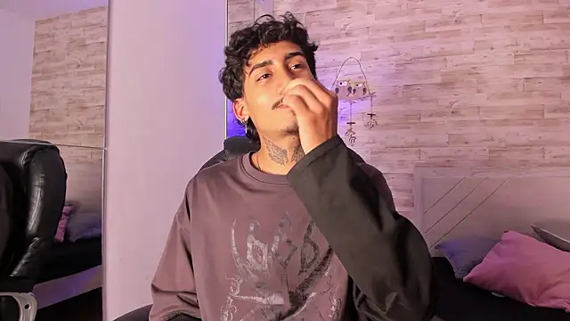 Mr Strike online show from 4, 2, 2026