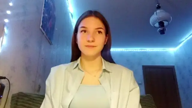 Snapshot of Beauty_miIa chatting on 24, 10, 2025 Beauty miIa online show from 24, 10, 2025