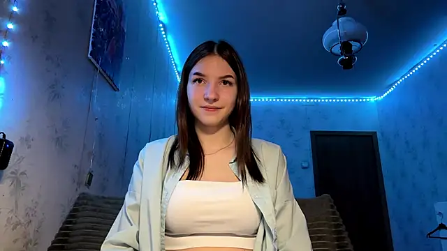 Snapshot of Beauty_miIa chatting on 4, 11, 2025 Beauty miIa online show from 4, 11, 2025