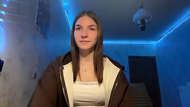 Snapshot of Beauty_miIa chatting on 10, 11, 2025 Beauty miIa online show from 10, 11, 2025