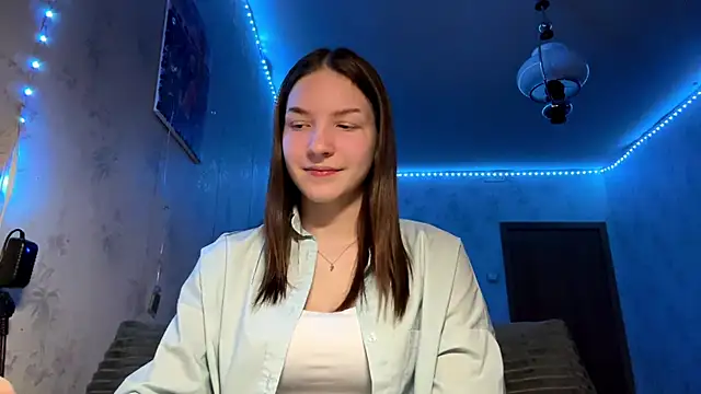 Snapshot of Beauty_miIa chatting on 13, 11, 2025 Beauty miIa online show from 13, 11, 2025