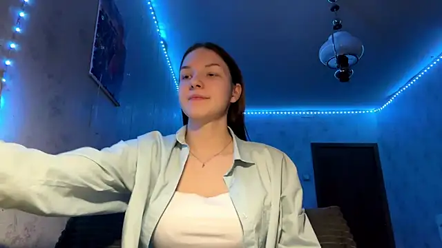 Snapshot of Beauty_miIa chatting on 14, 11, 2025 Beauty miIa online show from 14, 11, 2025