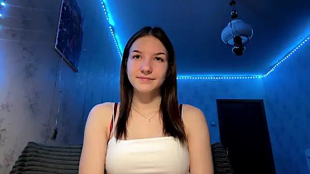 Snapshot of Beauty_miIa chatting on 19, 11, 2025 Beauty miIa online show from 19, 11, 2025