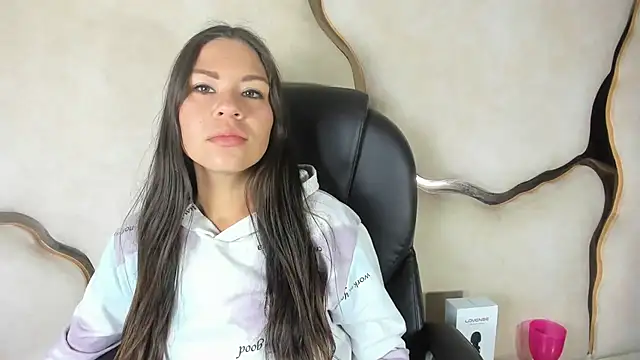 Gianna Johnson online show from 17, 12, 2025