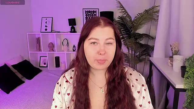 Snapshot of EffyBlush chatting on 3, 12, 2025 EffyBlush online show from 3, 12, 2025