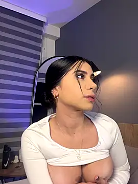 Snapshot of Leila_Carteer chatting on 28, 11, 2025 Leila Carteer online show from 28, 11, 2025