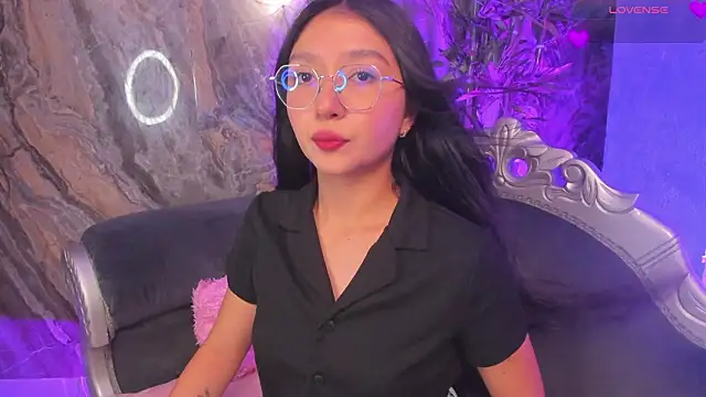 Snapshot of sydney_miller_ chatting on 3, 3, 2026 sydney miller online show from 3, 3, 2026