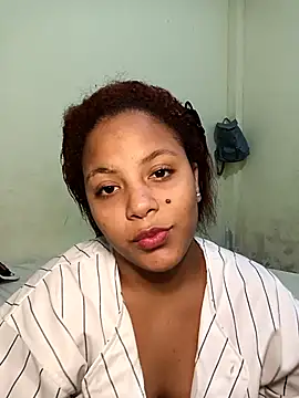 NickiiiNova online show from 30, 10, 2025