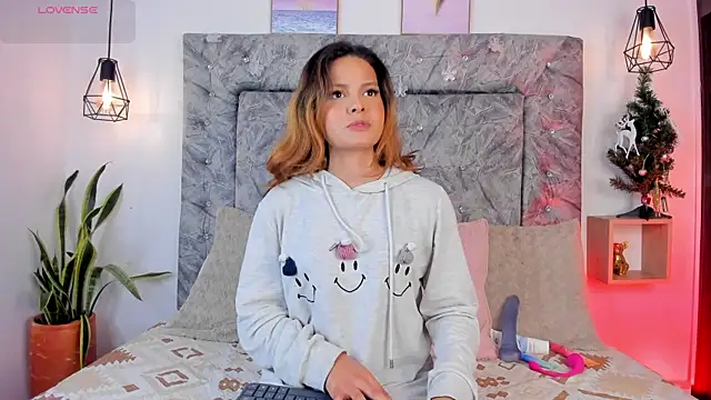 Snapshot of Amatista_desire chatting on 28, 11, 2025 Amatista desire online show from 28, 11, 2025