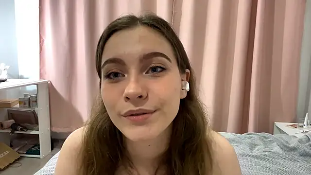 Snapshot of Kira_Sanders chatting on 25, 10, 2025 Kira Sanders online show from 25, 10, 2025