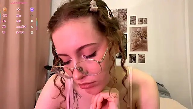 Snapshot of Kira_Sanders chatting on 23, 11, 2025 Kira Sanders online show from 23, 11, 2025