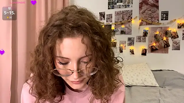 Snapshot of Kira_Sanders chatting on 30, 11, 2025 Kira Sanders online show from 30, 11, 2025