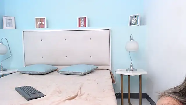 Snapshot of SusanWilliams_ chatting on 25, 11, 2025 SusanWilliams online show from 25, 11, 2025