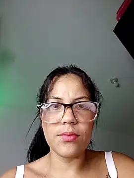 Snapshot of tattyHot95 chatting on 27, 10, 2025 tattyHot95 online show from 27, 10, 2025