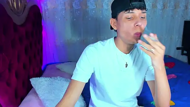 boyswantingplay online show from 11, 3, 2026