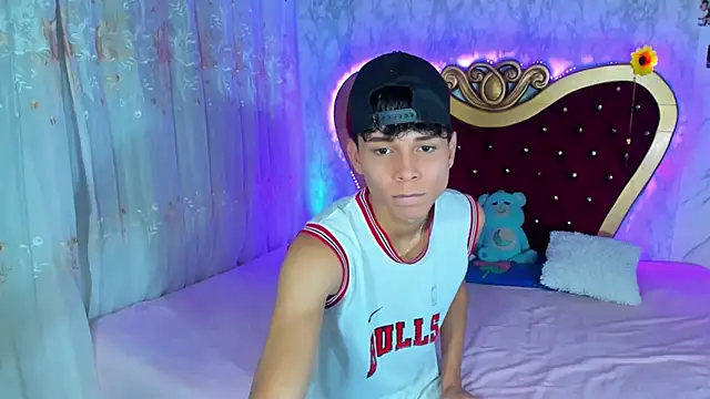 boyswantingplay online show from 13, 3, 2026