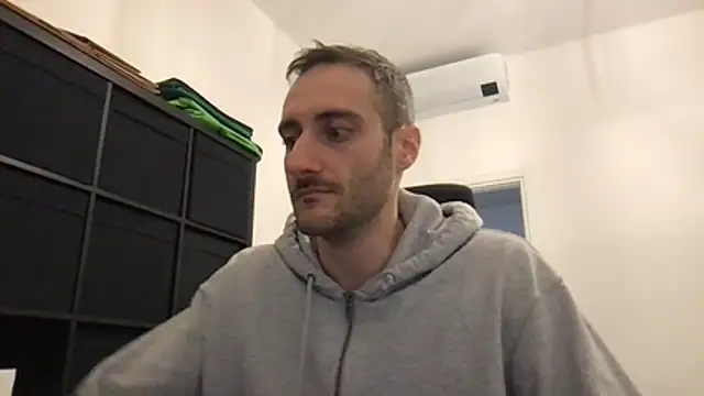 Snapshot of LukaShyGuy chatting on 9, 2, 2026 LukaShyGuy online show from 9, 2, 2026