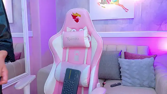 Snapshot of AdelineJhones chatting on 24, 10, 2025 AdelineJhones online show from 24, 10, 2025