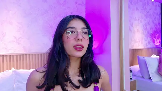 Snapshot of AdelineJhones chatting on 30, 11, 2025 AdelineJhones online show from 30, 11, 2025