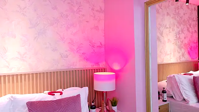 Snapshot of AdelineJhones chatting on 18, 12, 2025 AdelineJhones online show from 18, 12, 2025