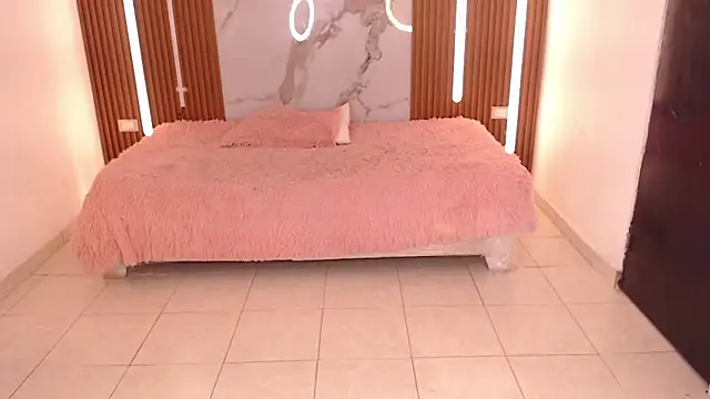 Snapshot of rosselyn_ chatting on 22, 11, 2025 rosselyn online show from 22, 11, 2025