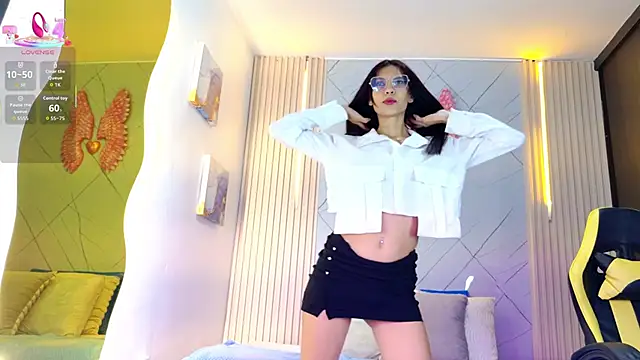 Snapshot of Sara_swift9 chatting on 28, 11, 2025 Sara swift9 online show from 28, 11, 2025