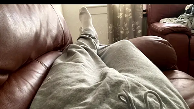 Snapshot of irnbru77 chatting on 24, 11, 2025 irnbru77 online show from 24, 11, 2025