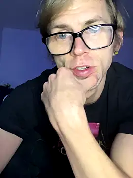 StephPra94 online show from 26, 10, 2025