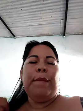 Snapshot of mother2-divorced chatting on 29, 10, 2025 mother2-divorced online show from 29, 10, 2025